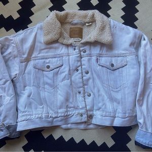 Cropped Levis Sherpa Trucker Jacket